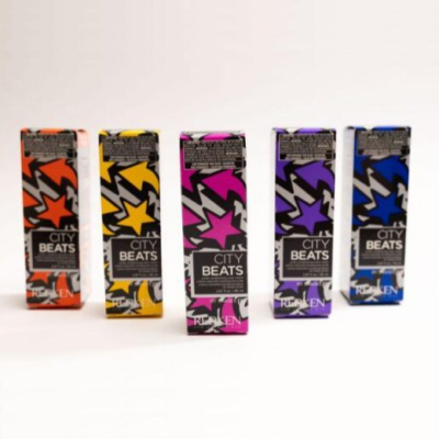 Emballages cartons pliants avec le même design mais différentes couleurs