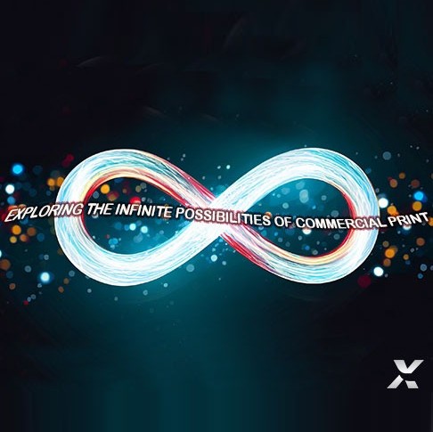 Une image illustrant le signe Infini sur un fond sombre